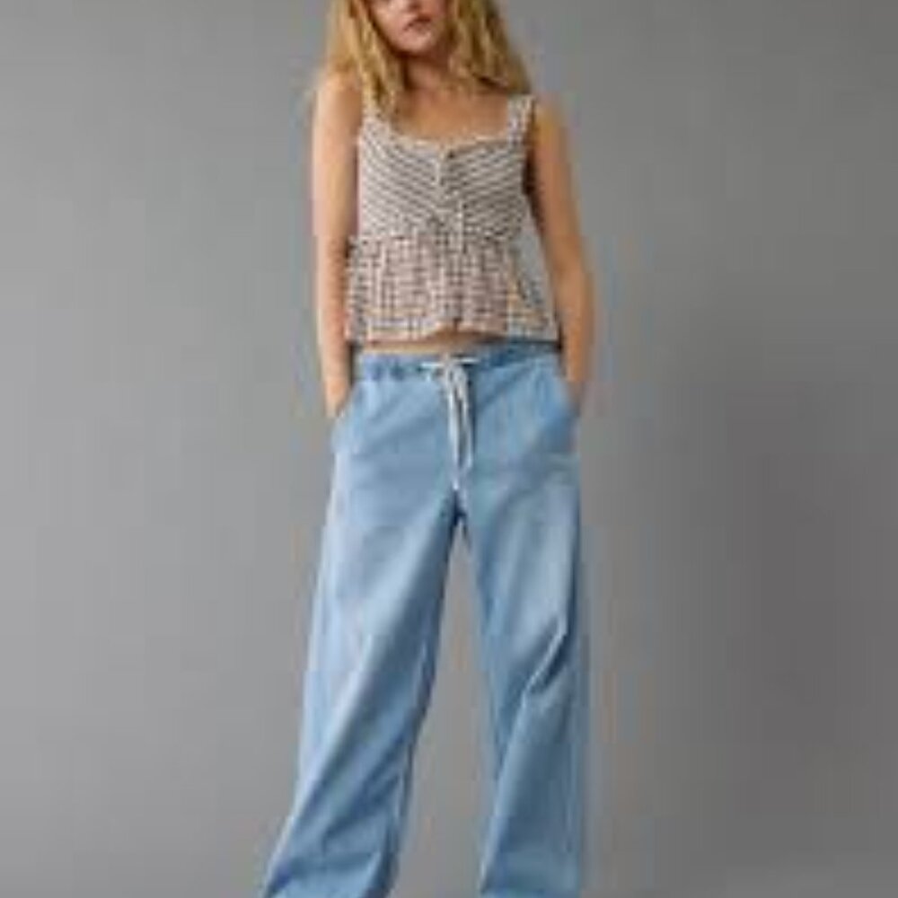 AE Stretch Low‑Rise Ultra Wide‑Leg Pull‑On Jean • XS Short • Light Wash